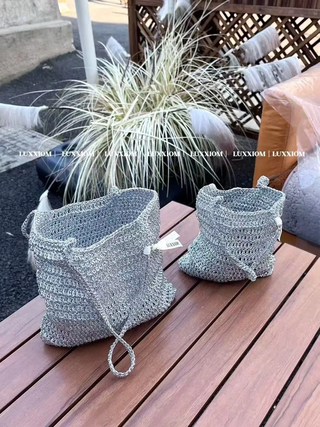 

Fashion Hollow Silver Tote Bags for Women Shoulder Bag Handmade Woven Handbag and Purses Luxury Designer Women Bag NEW Shopper