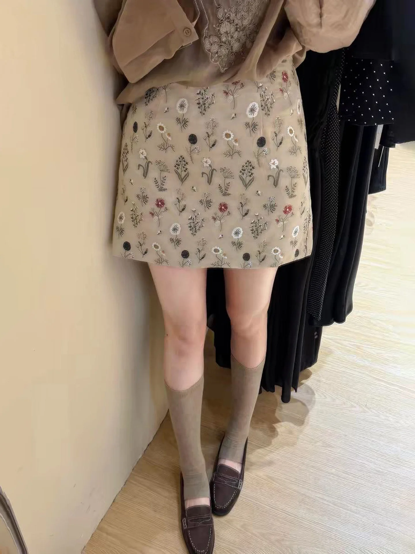 Elegant High Waist A-Line Skirt for Women Heavy Embroidery Floral Print Versatile Midi Skirt Commute Style Non-Stretch Fabric
