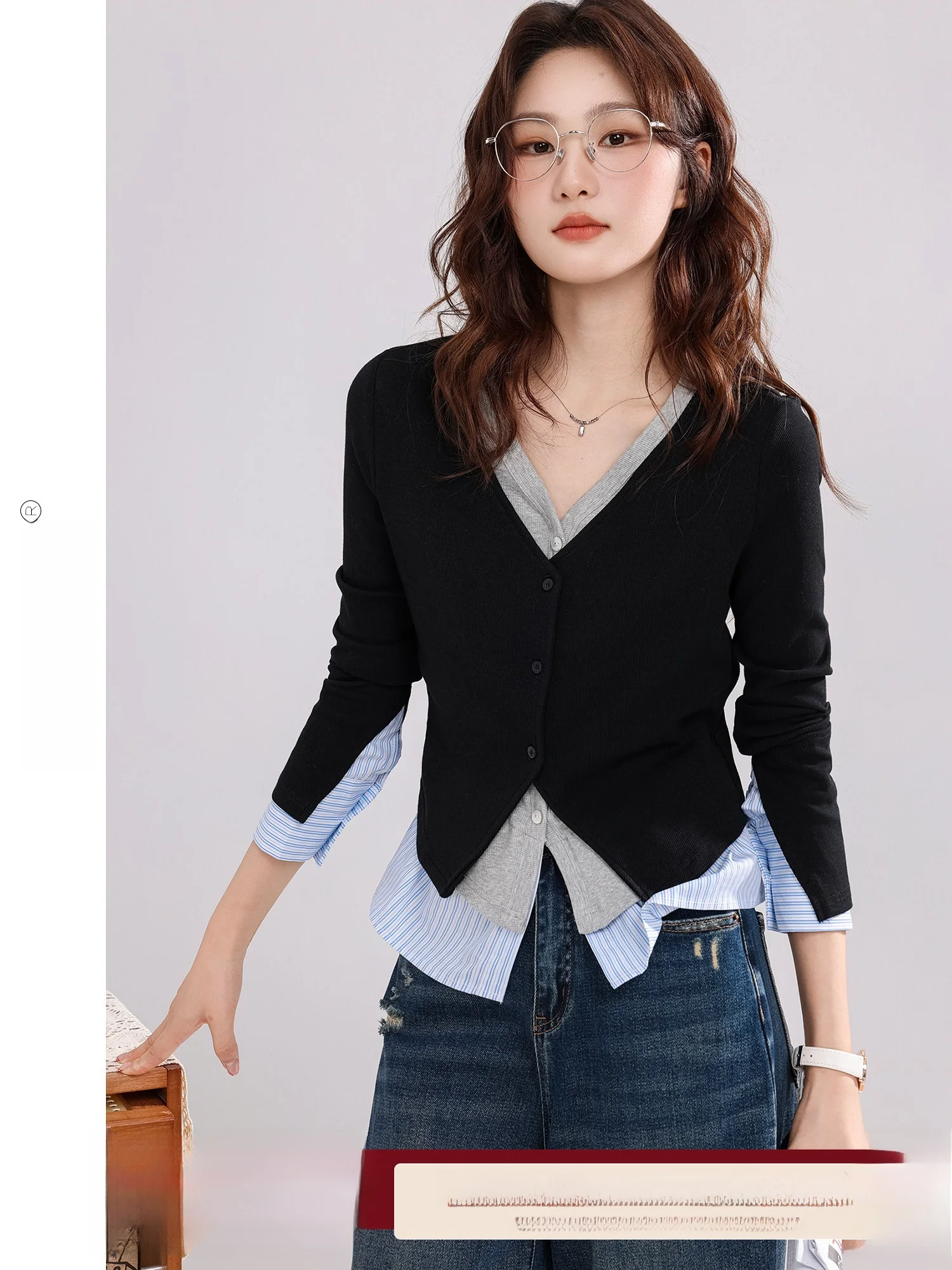 

Color Blo V-Ne Long Sve T-irt Women's Faion Design Sense Patchwork Top Korean Sle Slim Fit Regular Thin