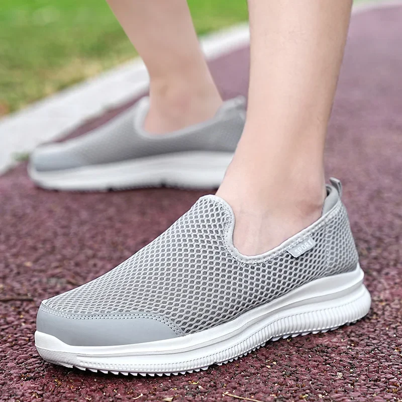 

Fashion Ultralight Big Size 39-46 Casual Shoes Men Summer Slip-On Breathable Loafers Sneakers Male Non-Slip Driving Walking Shoe