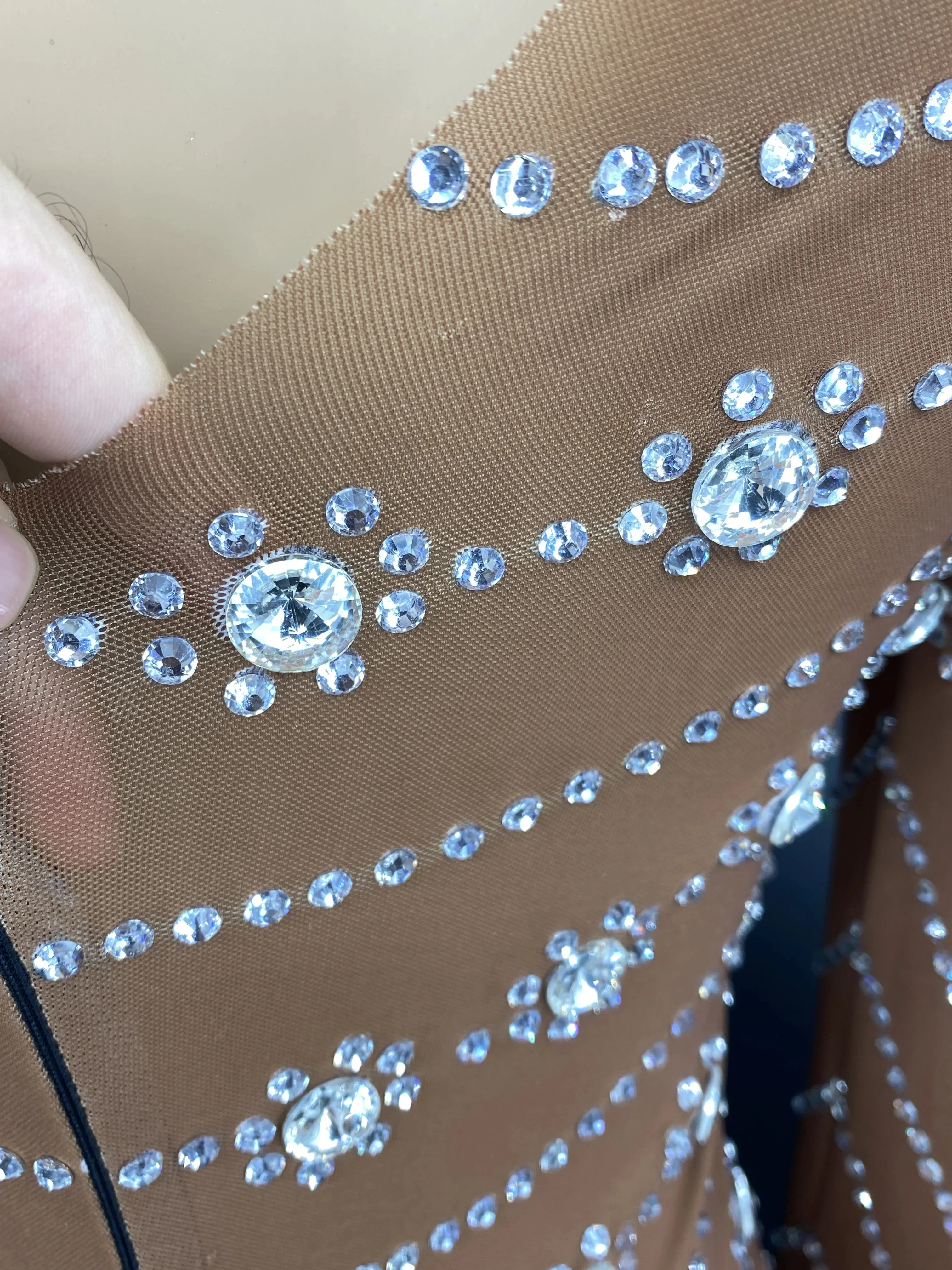 ZD جديد فضي الراين دنة فستان المرأة عيد ميلاد احتفال بلورات فستان صغير مساء أنثى المغني تظهر فستان مطاطي