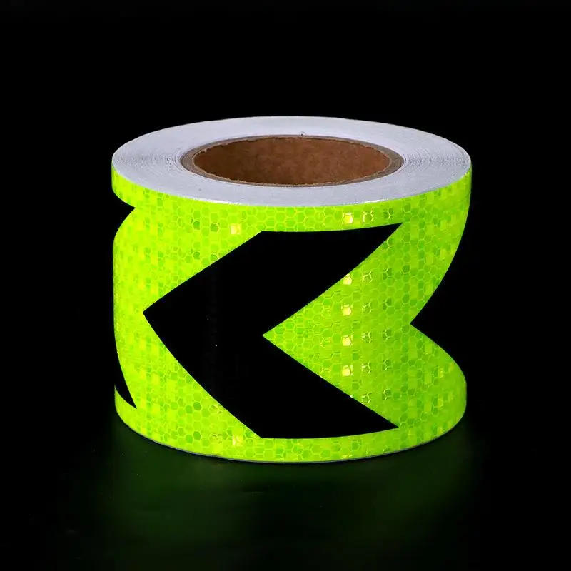 10Cm * 25M Pvc Zelfklevende Reflecterende Stickers Fluorescerende Zwarte Pijl Tapes Road Verkeer Bouwplaats Auto reflector Strips