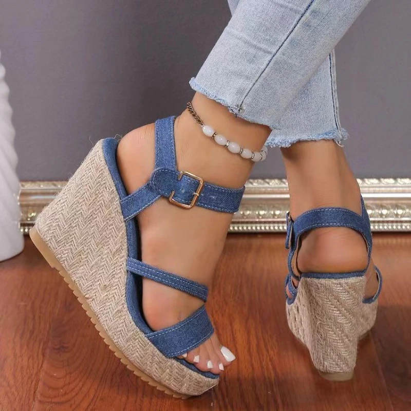 2024 Summer New Large Size Denim Sandals Round Toe Slope Heel One Button Women\'s High Heel Sandals