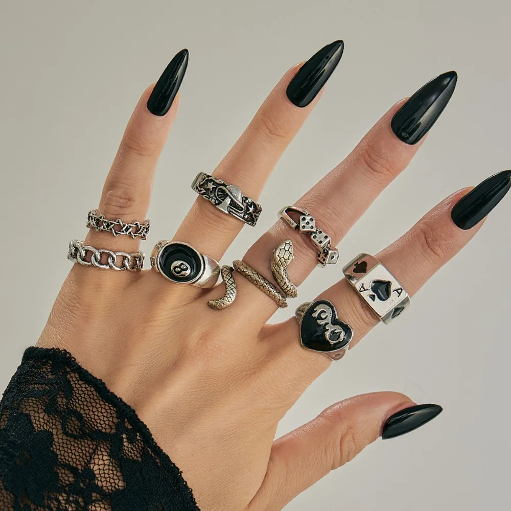 8pcs Set Dark Gothic Geometry Spades A Dice Coiled Snake-shaped Opening Rings for Women Halloween Party Finger Jewelry Sets Gift
