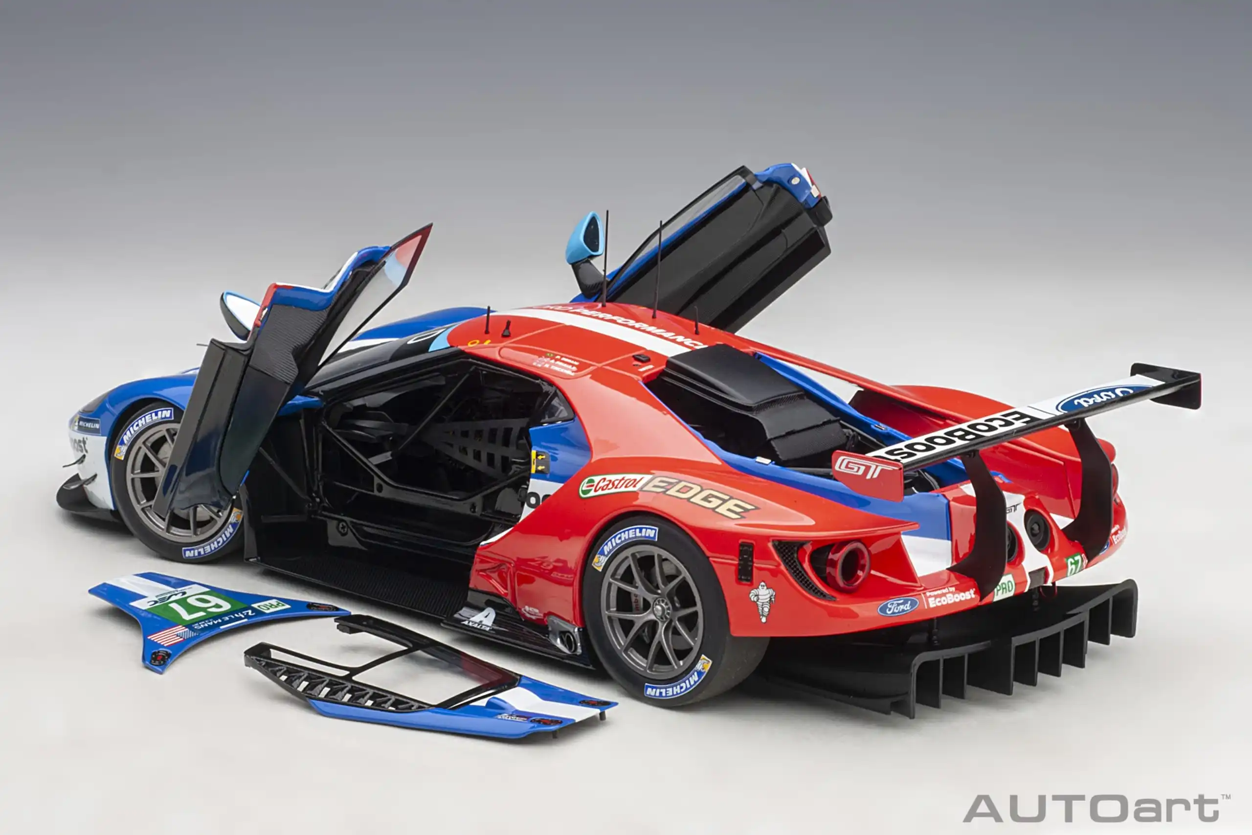 AUTOart 1/18 Ford GT GTE Pro Le Mans 24h 2017 # 67 Pro Car Producto terminado Coche coleccionable Vehículo fundido a presión Modelo de coche de aleación