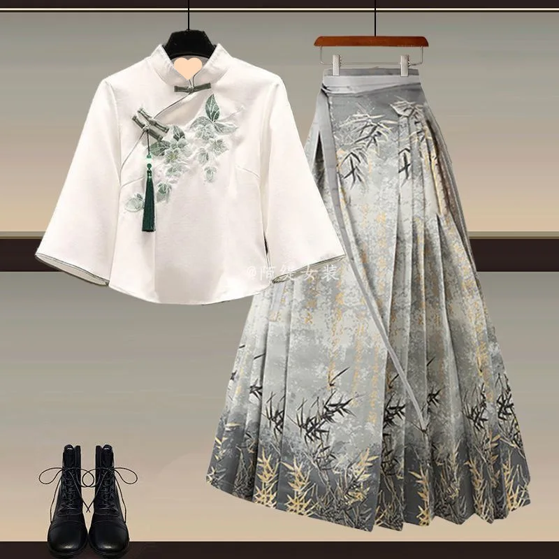 Chinese-style Women's Two-piece Set Featuring A Light Green Printed Blouse Paired with A Skirt. New 2026