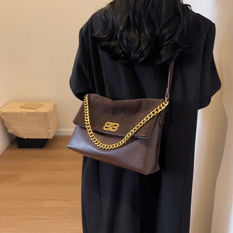 

Женская ремесленная сумка в стиле ретро, уникальная металлическая фурнитура, парк посещает, походки, элегантное изысканное использование на открытом воздухе