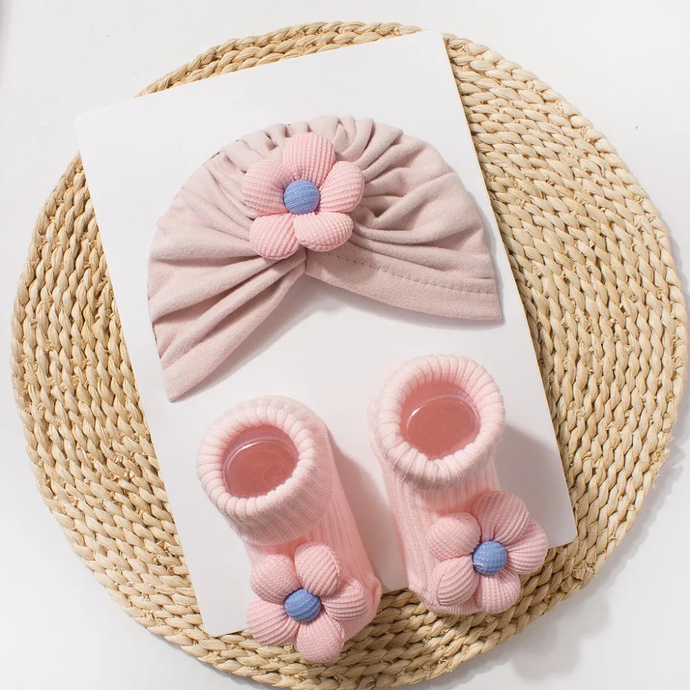 

Sweet Big Flower Baby Hat Socks Set Soft Knit Comfortable Newborn Hat with Socks Breathable Non-Slip Toddler Turban