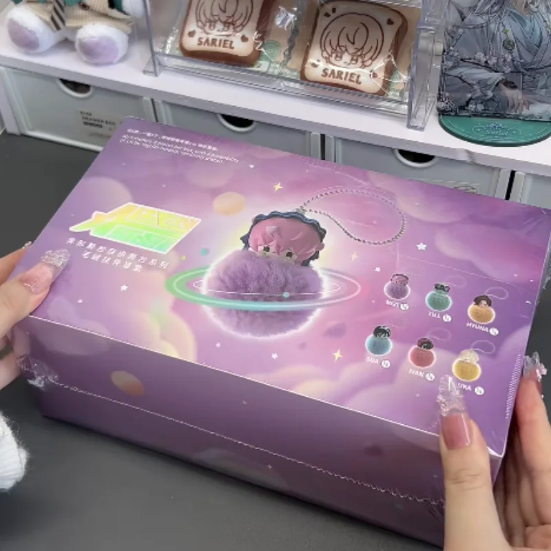 En Stock, nuevo y genuino, escenario alienígena, serie de bolas de pelo, caja ciega, colgante de felpa, bonito juguete, proveedor de cómics, regalos Kawaii para fanáticos