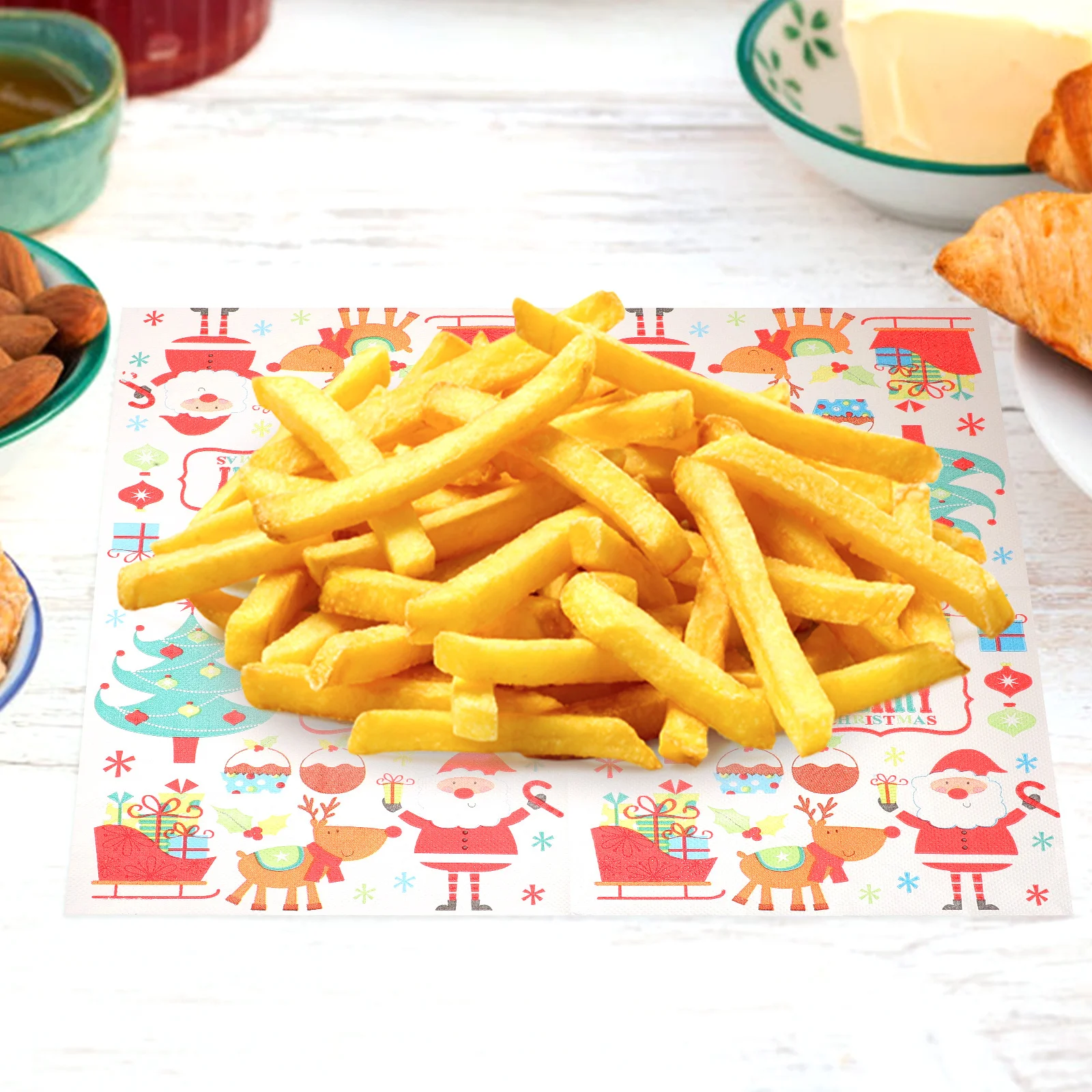 

40Pcs Oil Absorbing Paper Christmas Pattern Decorative Paper Liners for Baking Bbq Snacks Wrapping Festival Food Cushion