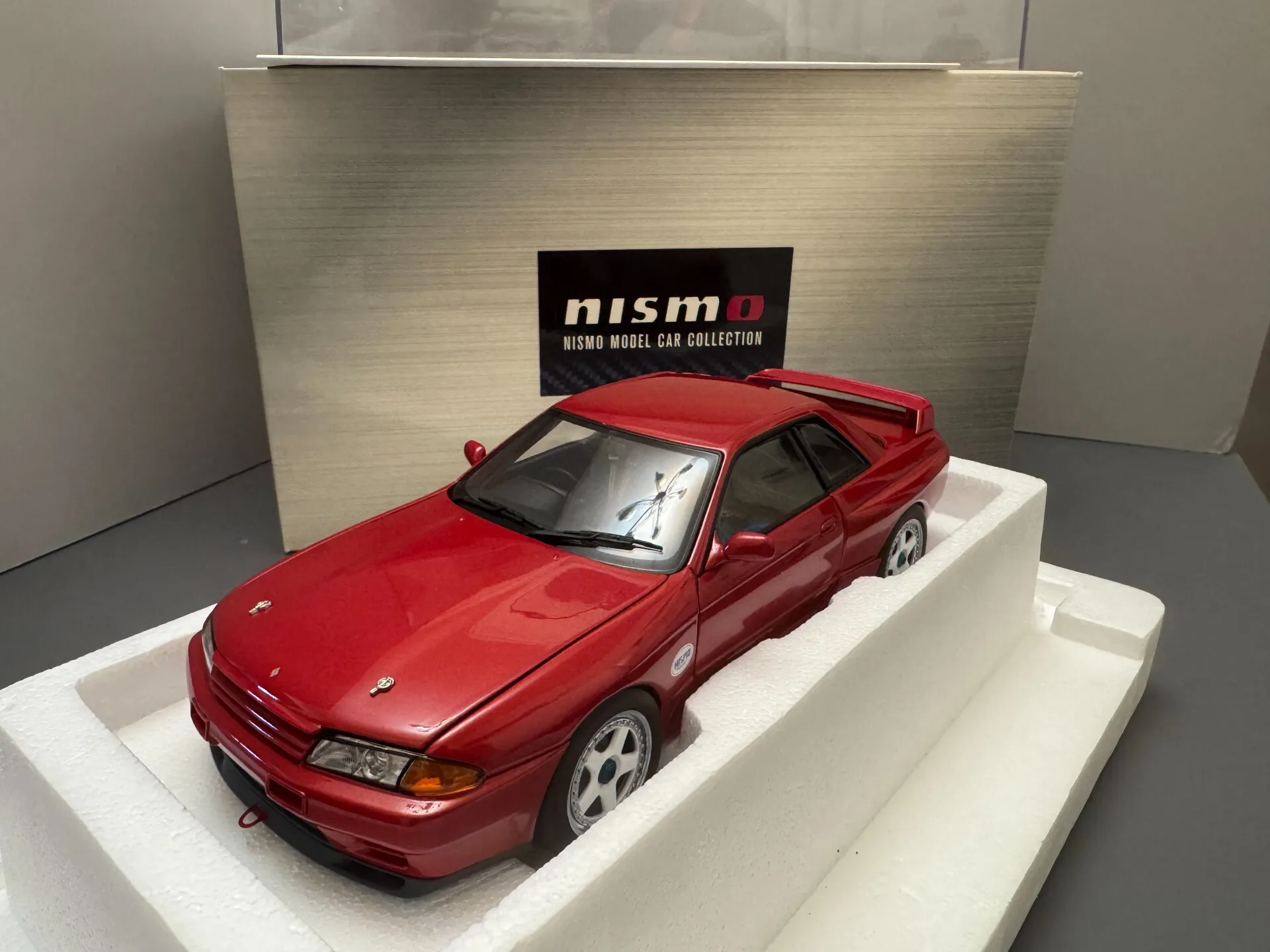 

Autoart 1:18 Skyline GTR R32 Nismo Red JDM Simulation Limited Edition All Open Alloy Metal Static Car Model Toy Gift