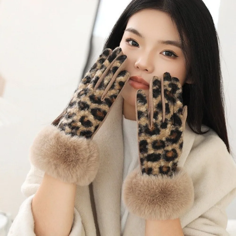 Fashion Imitation Lamb Wool Leopard Print Gloves Touch Screen Keep Warm Women's Gloves Hairy Wrists Winter Gloves Winter