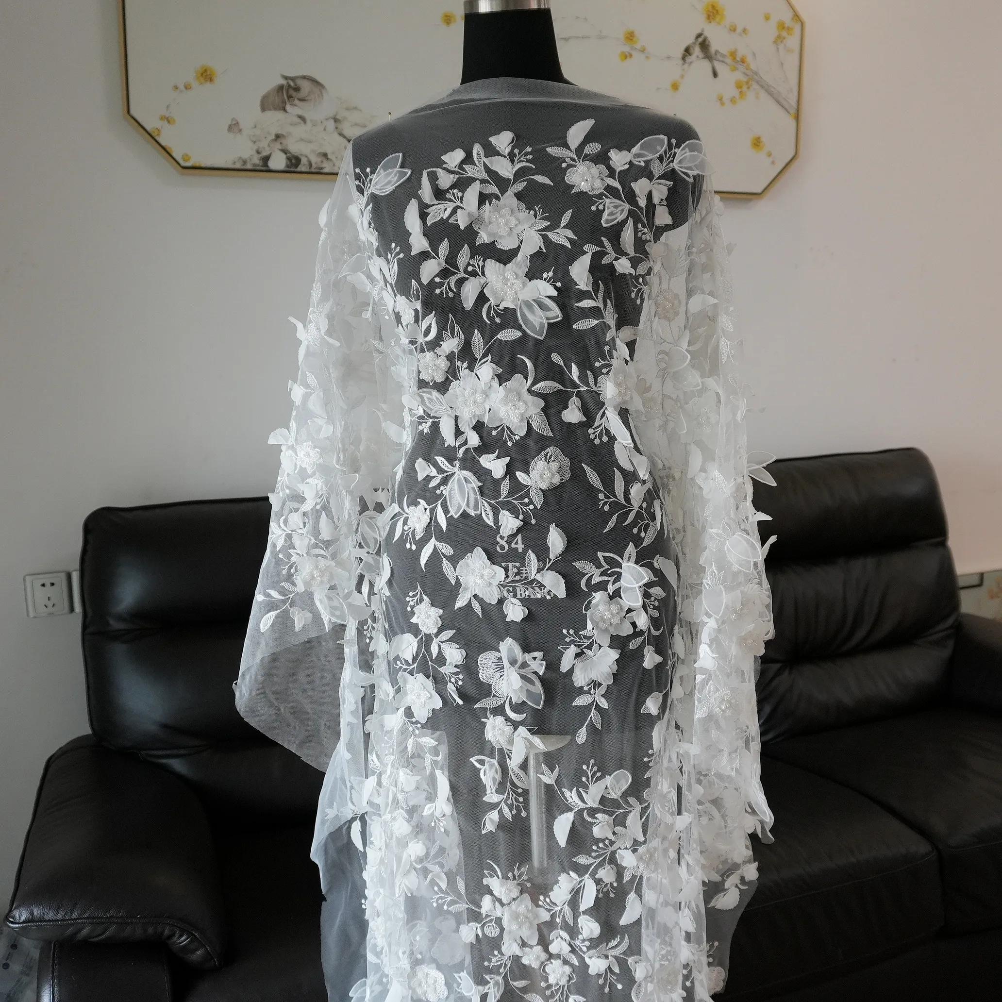Zweige Blumen Hochwertiges Brautkleid Weißes Kleid Nähstoff Spitze.3D Chiffon Applikation Perlenstickerei Stoff.2025 Neues Design. – Detail 3