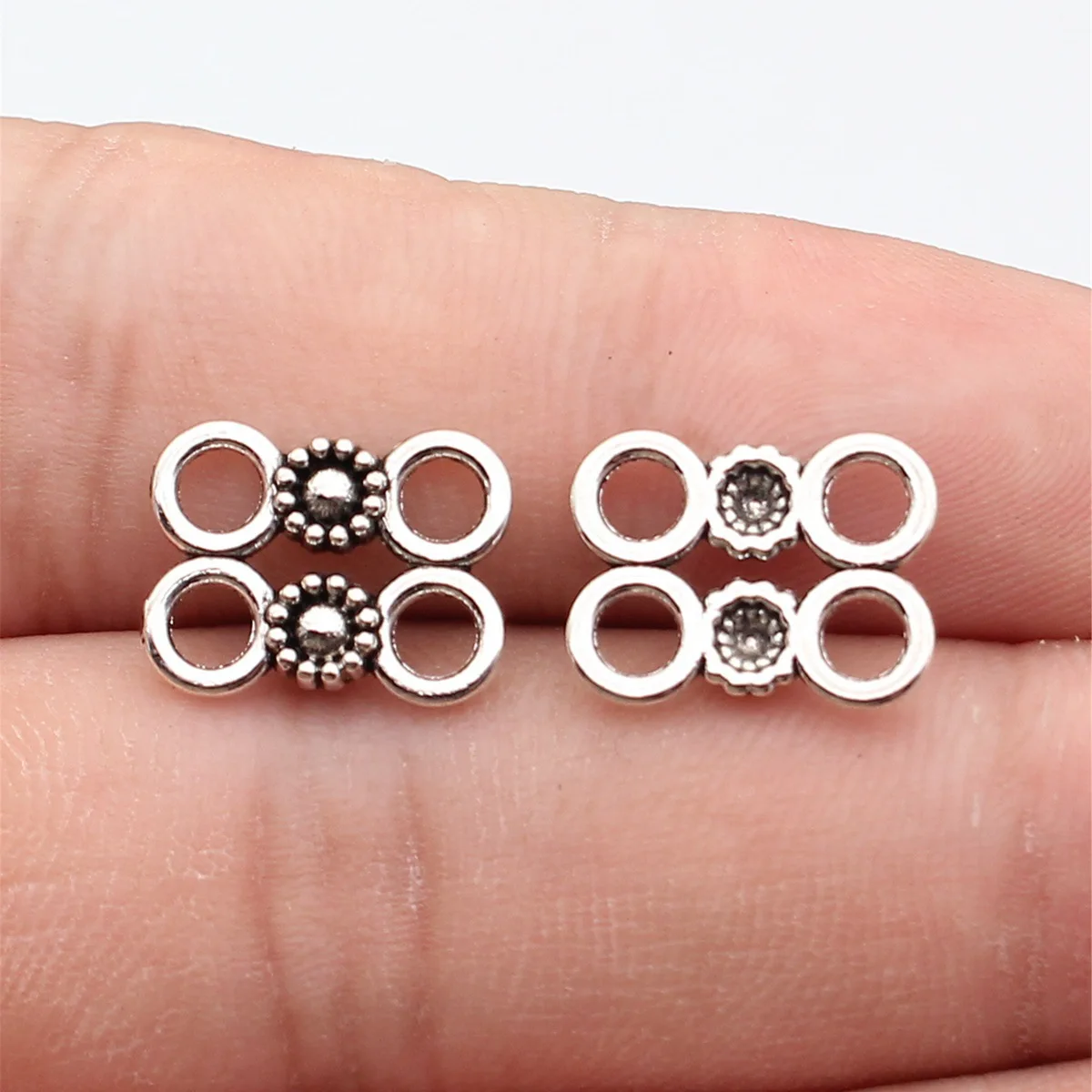 40pcs 14x11mm Antique Silver Color Circular 4-Hole Connector Vintage Hand Crafts Accessories
