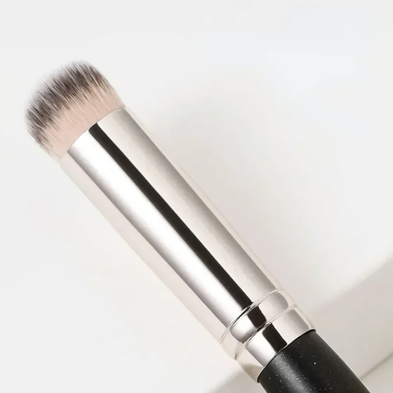 Foundation Concealer Brush, Premium Contour Blusher Brushes, Flawless Under Eye Dense Face Makeup Brush For Blending