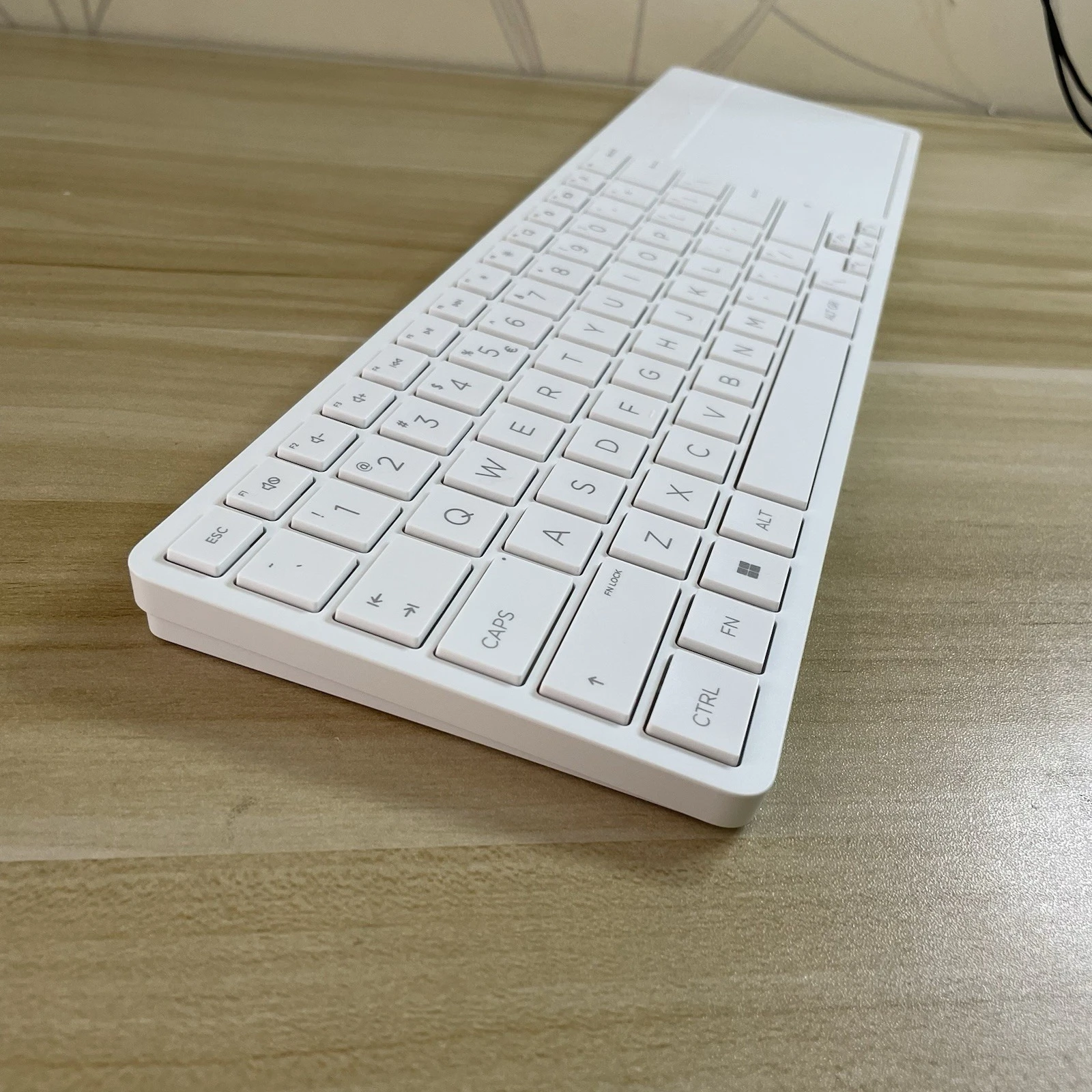Bluetooth Wireless Keyboard with touchpad For HP 720 TPA-C002K USA UK Nordic Arabic Belgian French Korean Latin Spanish Japanese view 4