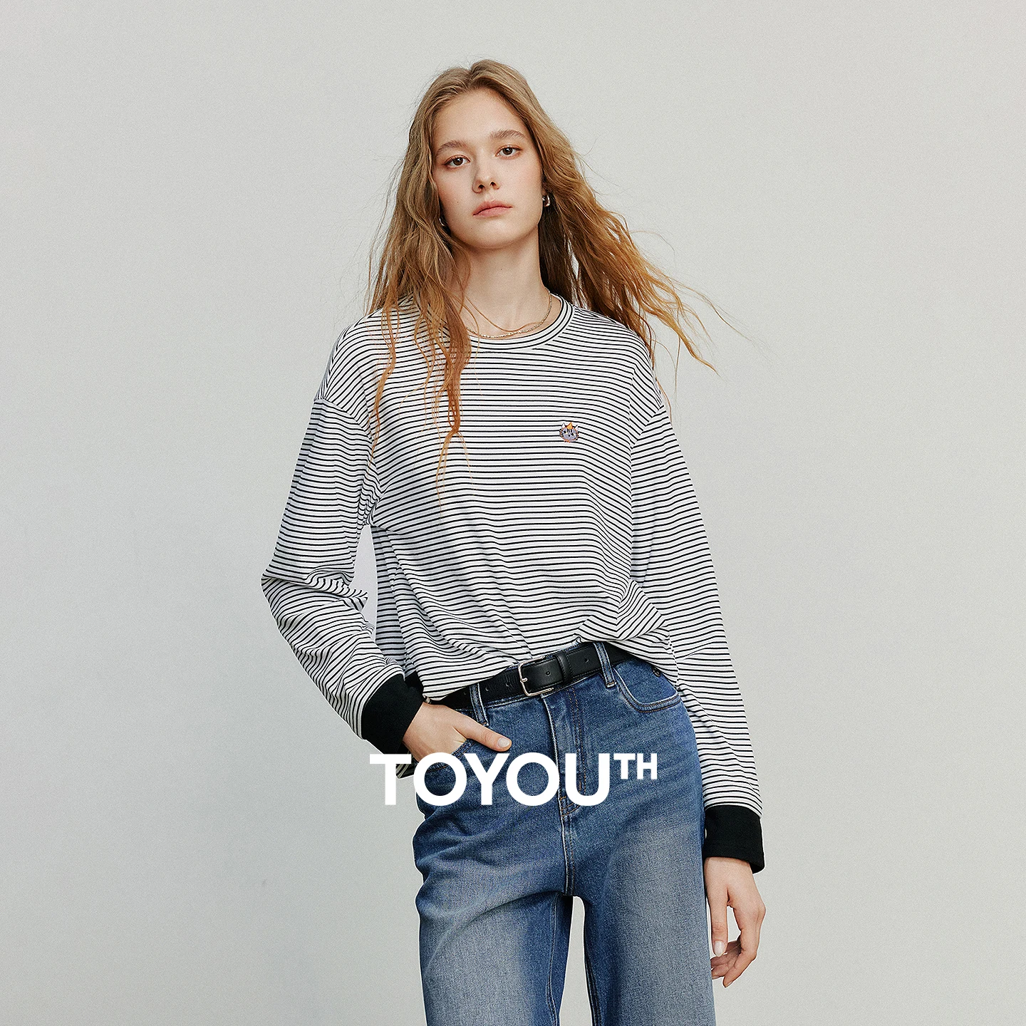 

TOYOUTH женские футболки с длинными рукавами, осень 2023, новинка асимметричного облегающего кроя в полоску с кошачьей вышивкой, теплый топ для внутренней одежды