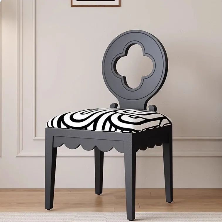 เก้าอี้ทานอาหารสไตล์ยุคกลาง เก้าอี้แต่งตัวสไตล์ฝรั่งเศสวบิซาบิ เก้าอี้พักผ่อนแบบมีพนักพิงสำหรับคาเฟ่