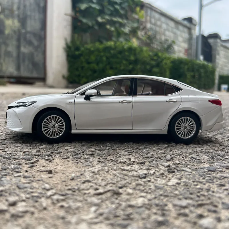 1:18 Nona Generazione TOYOTA CAMRY 2024 Pressofuso In Lega Modello di Auto Veicoli Giocattolo Simulazione Collezione Modello Regalo Dei Bambini