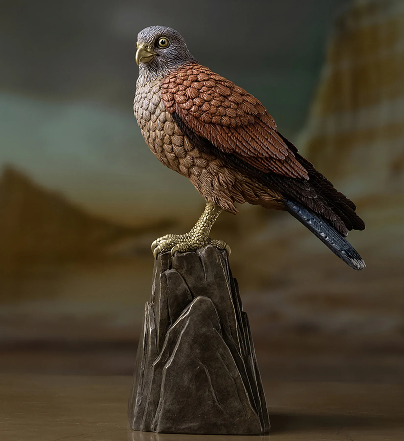 TONGSHIFU Common Kestrel Model Brass Birds Collection Animal Statue Desk Decor Birthday Gift Handmade Scene Photography Props