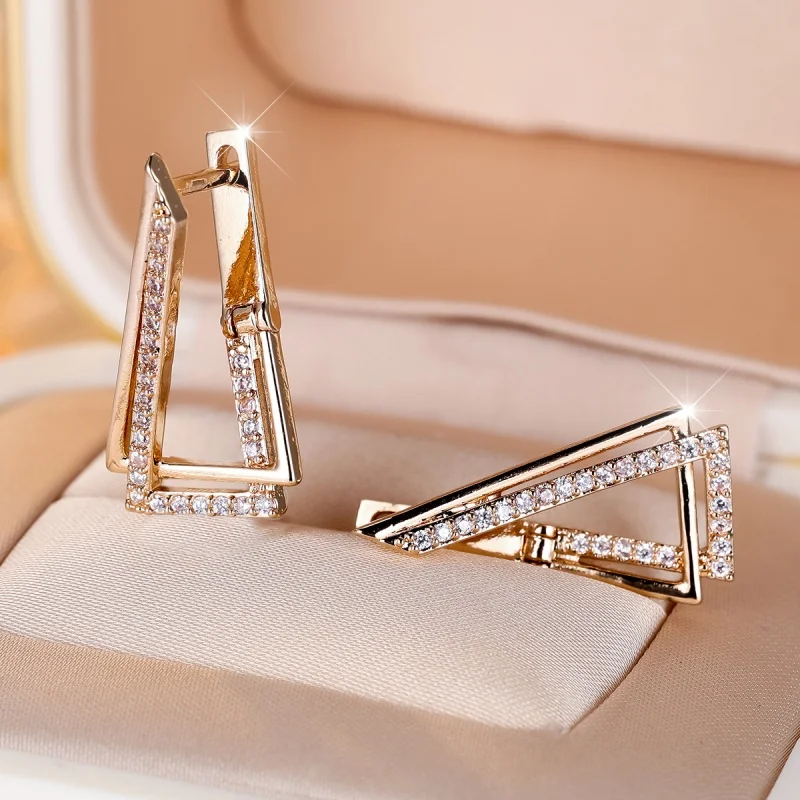 Ins Temperament Niche Triangle Irregular Ear Buckle Elegant High-end Feeling Geometric Commuting Hundred Matching Accessories