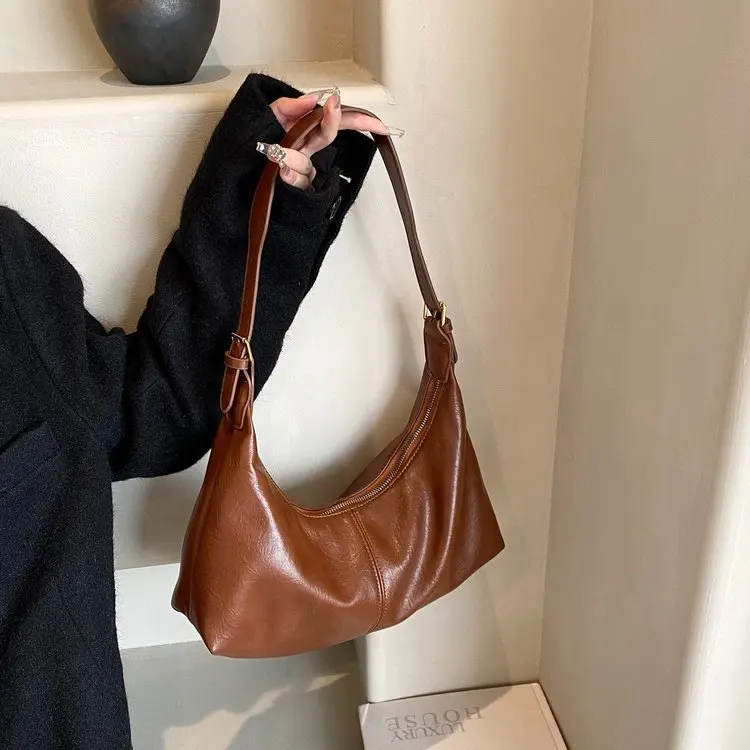 

2025 Autumn 327 Fashionable Simple and Versatile Large Capacity Shoulder Messenger Bag Handbag Casual Commuter Women's Bag