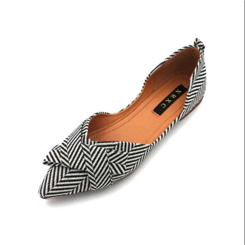 2024 modne buty damskie wiosenne letnie buty do ลodzi z ostrym noskiem wsuwane eleganckie buty damskie A1394