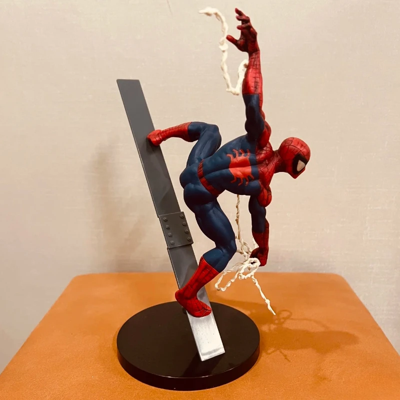23 cm Avengers PVC Arrampicata su parete Spider Man Action Figure Modello da collezione Decorazioni Ornamenti per il desktop Regali