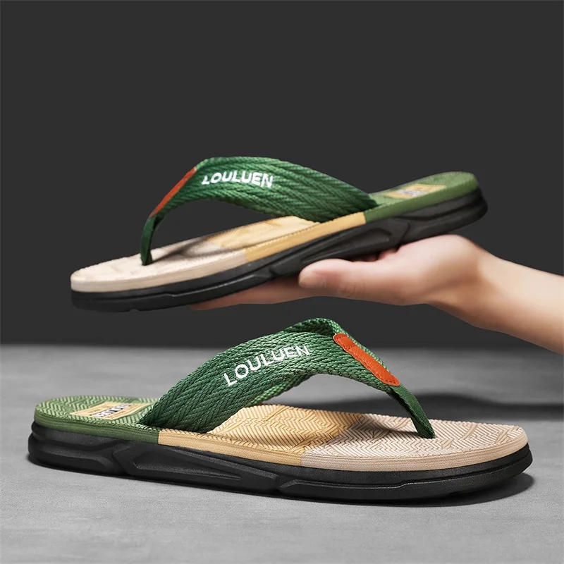 

Летние мужские шлепанцы: спортивные, для улицы, с нескользящей подошвой, модные; удобные пляжные сандалии; мужские повседневные домашние тапочки.