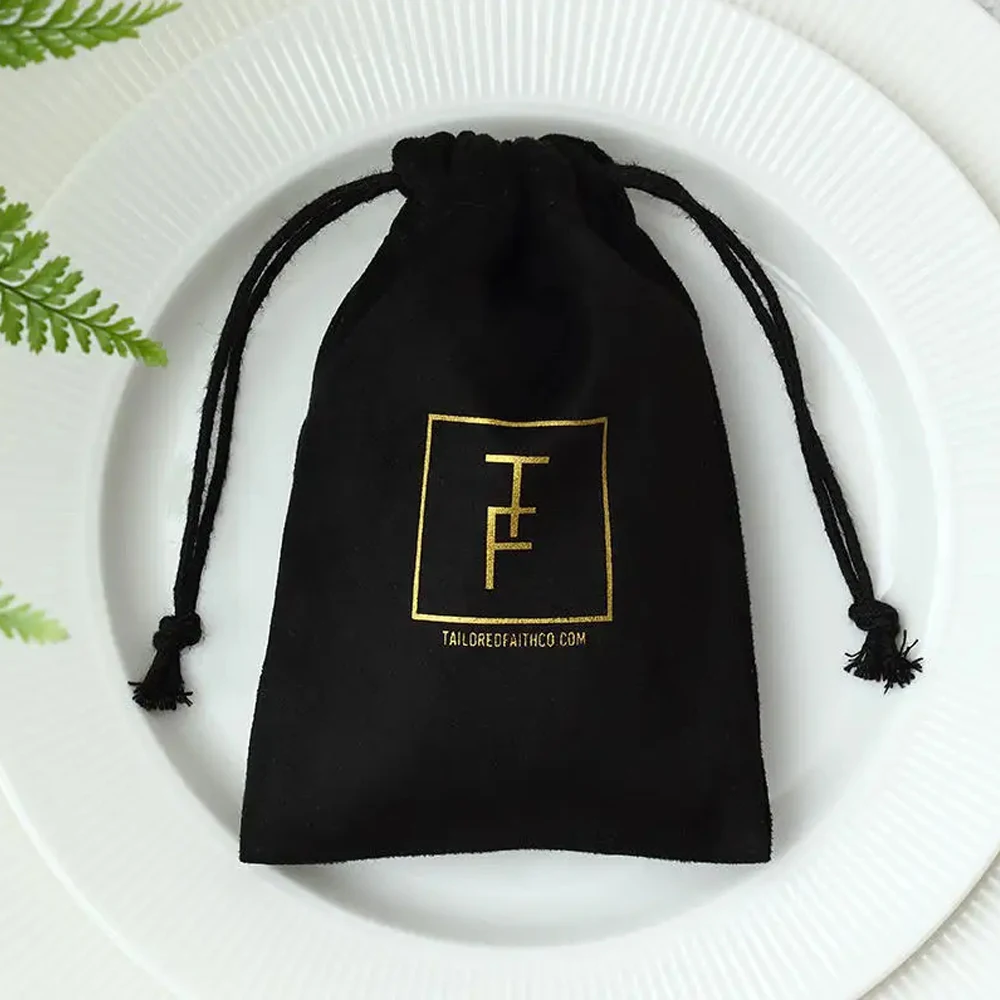 

Ссылка на заказ для черной фланелевой сумки 17x20 см