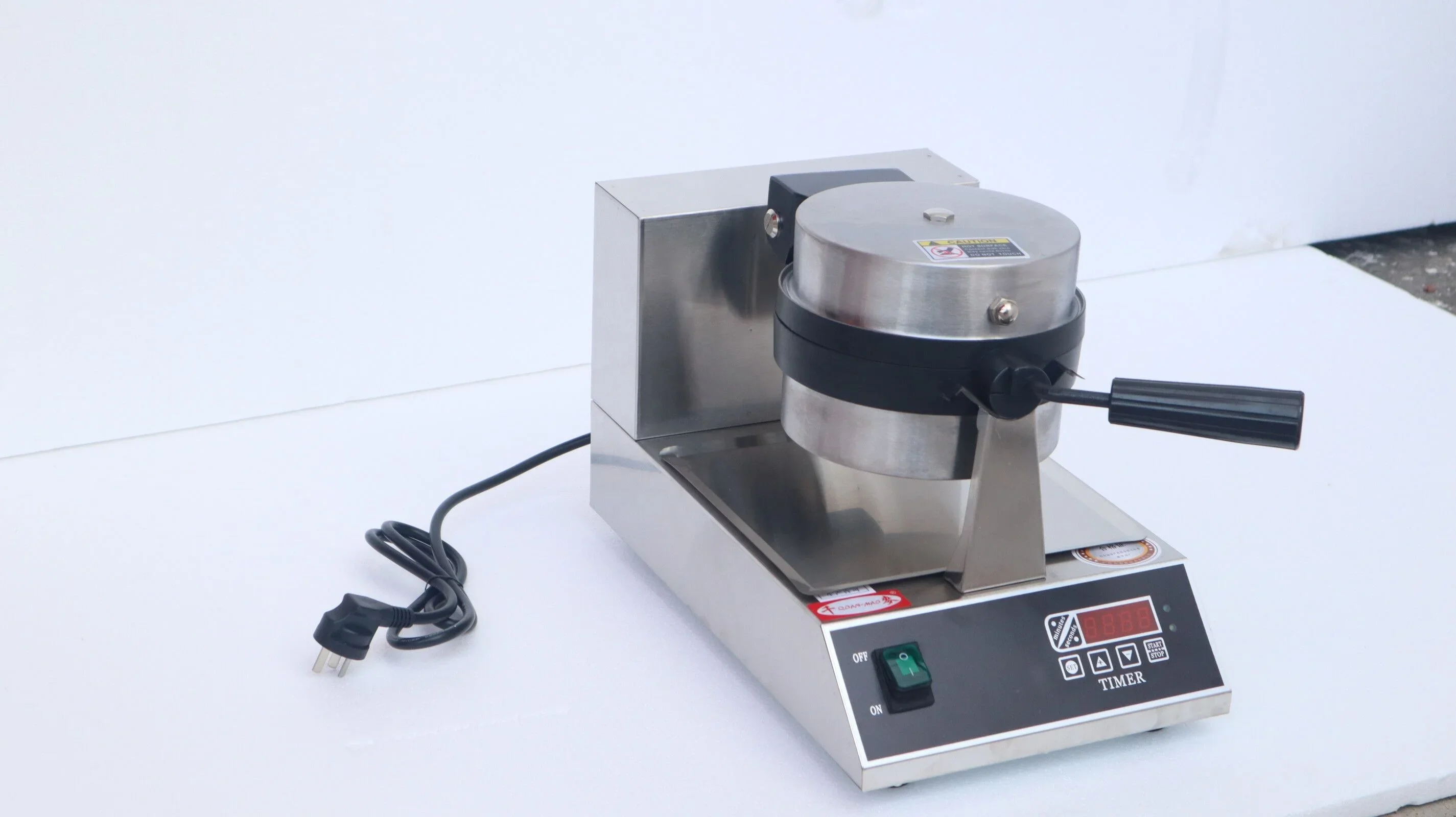 

220V 240V Household Electric Waffle Machine Egg Non Stick Pot Waffle Machine