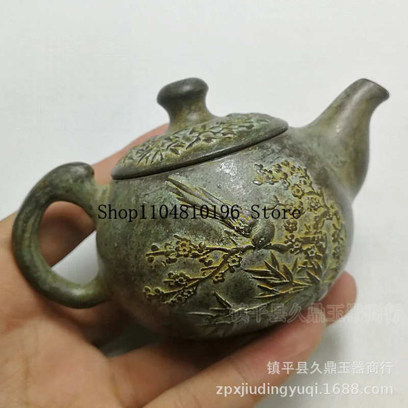 Wholesale of antiques and miscellaneous items Antique bronze tea pot ornament Home and office copperware, featuring a small teap
