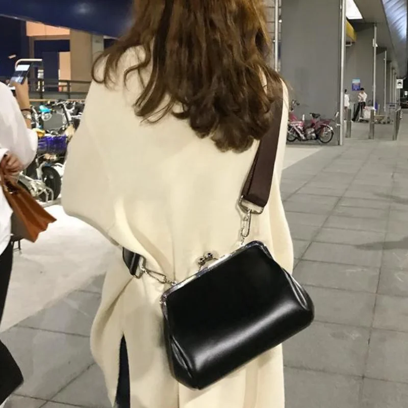 Thumbnail 3 - #39 Best Selling Shell Bags