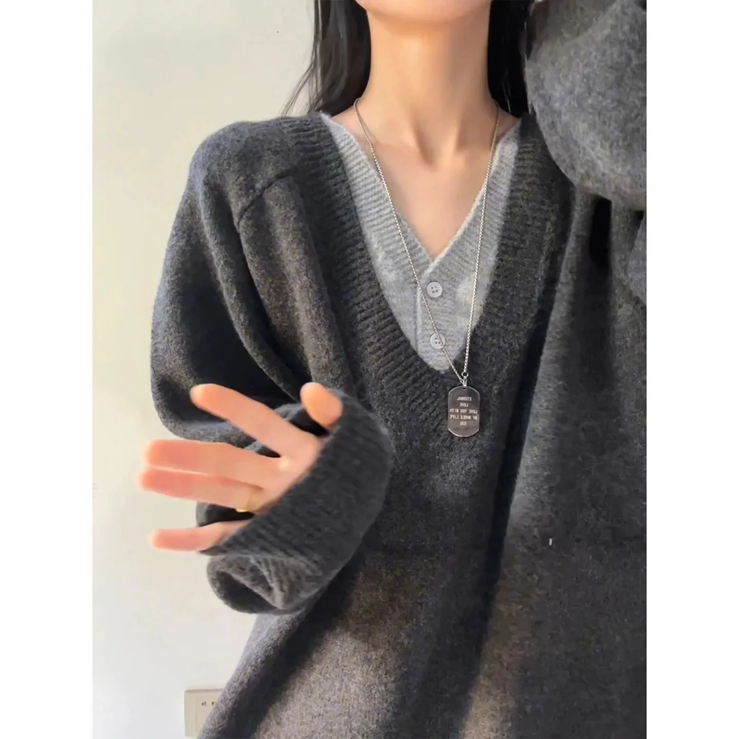 

American Preppy Sle Deep V-Ne Fake Two-Piece Knitwear Loose Casual Feel Autumn Winter Men's Long Sve Thermal Top