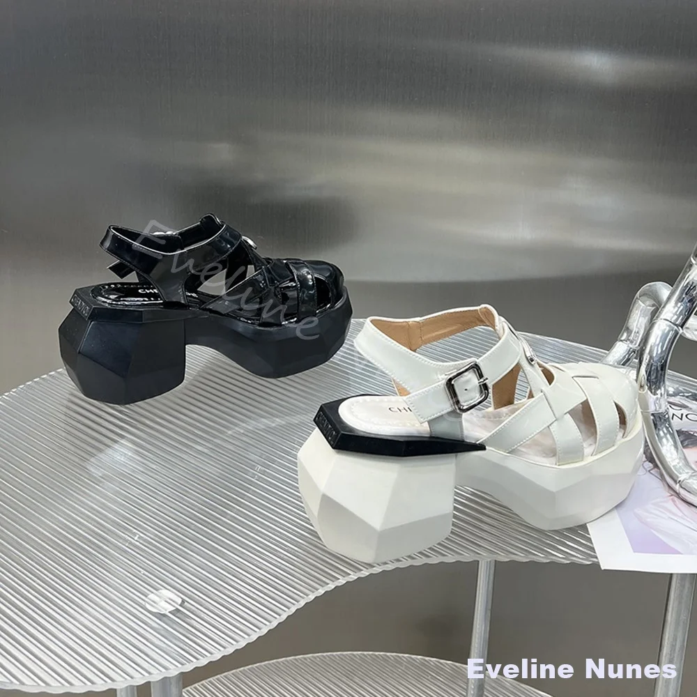 Diamond -shaped Chunky Heel Hollow Sandals Women Silver Closed Toe Platform Woven Sandals Summer New Simple Versatile Sandals
