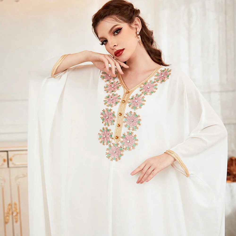 Charming Muslim Prom Dresses White Evening Gowns Long Sleeve Saudi Arabic Birthday Party Dress Beaded Robe de Soiree V Neckline