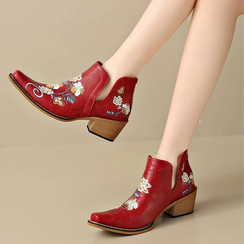 2026 Retro Women's Shoes Exquisite Embroidery Chelsea Boots for Woman Fashion Western Cowboy Boots Designer Shoes Botas Feminina