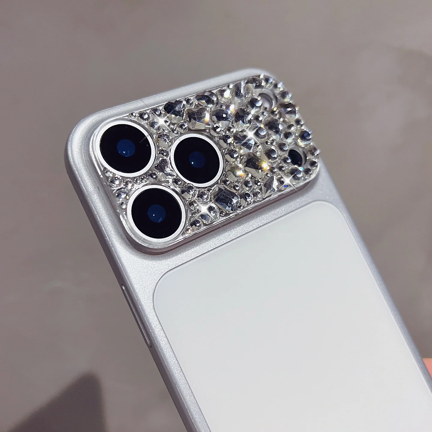 1PCS Hollow Out Rear Camera Lens Protector for iPhone 18Pro Max 17Pro Sparkling Rhinestone Cover Screen Protector Lens Ring Film