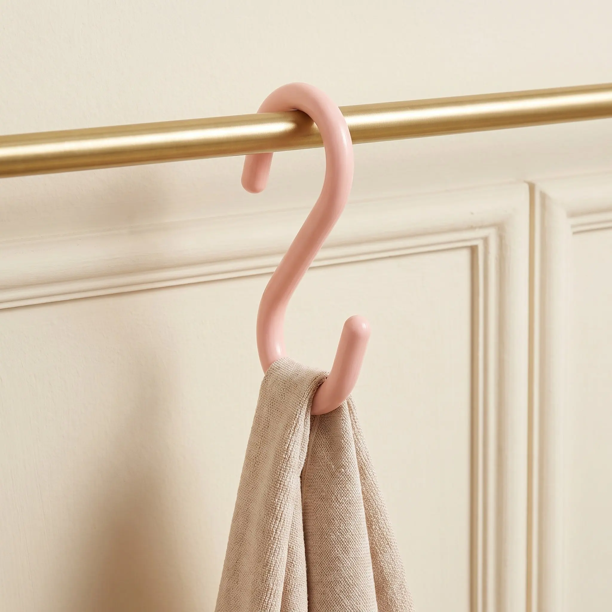 8pcs Plastic S Shaped Hooks Bags Clothes Towels Belt Scarf Hanging Holders Kitchen Bathroom Hangers Closet Organizer