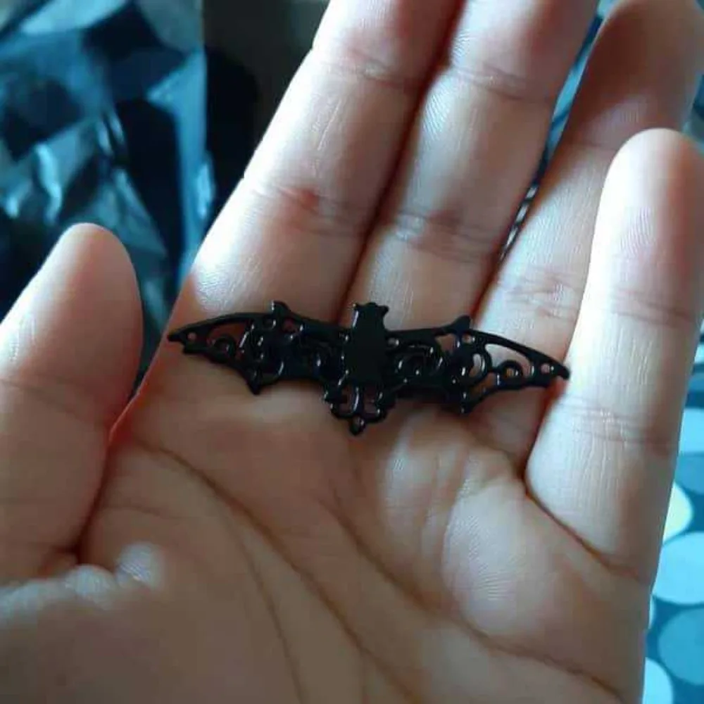 Gothic Black Hollowed-out Pattern Vampire Bat Hairpin for Women Hallowmas Party Hair Accessories Hair Clips Jewelry Accessories