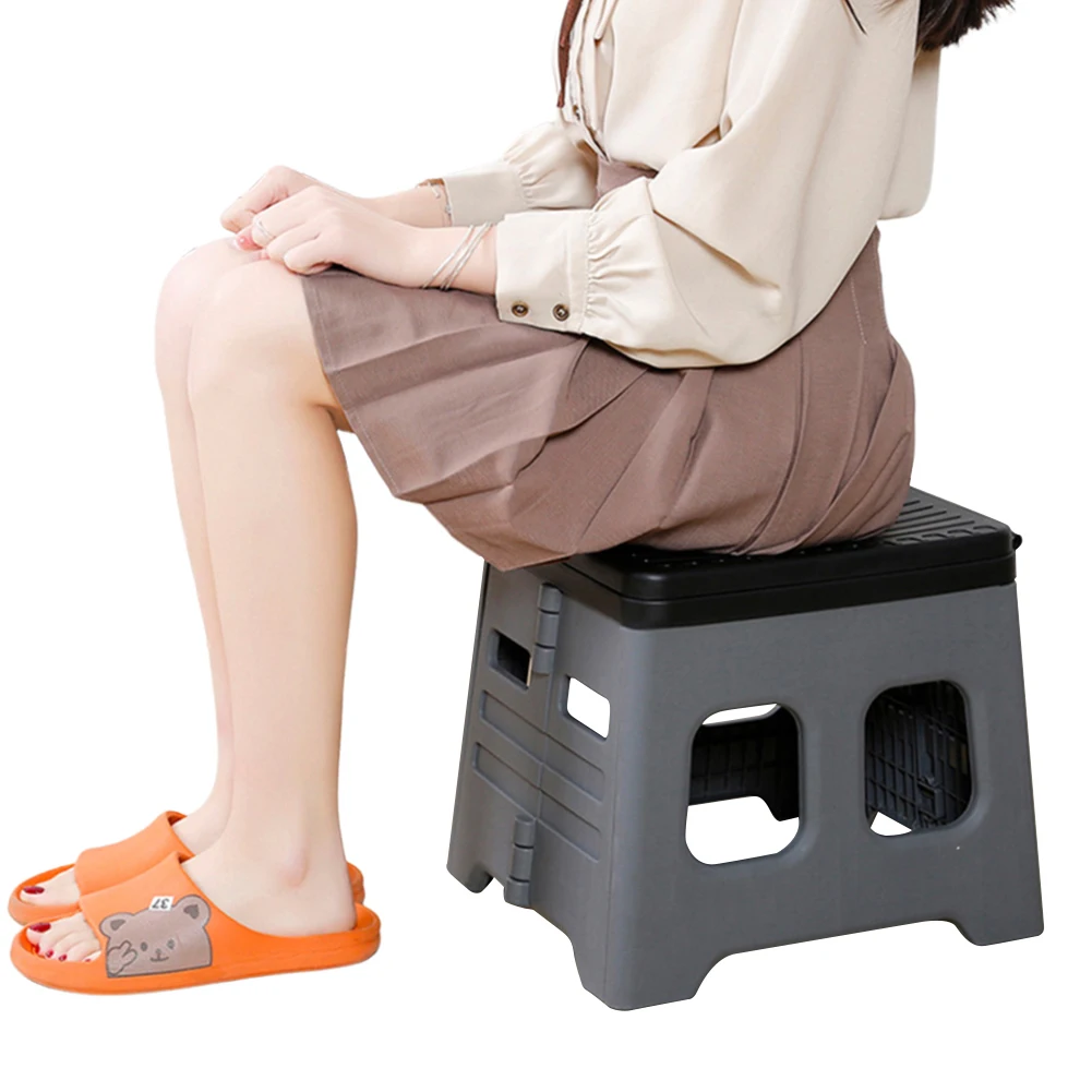 

Portable Folding Toilet with Lid Foldable Outdoor Camp Toilet Multifunctional Folding Truck Toilet for Emergencies