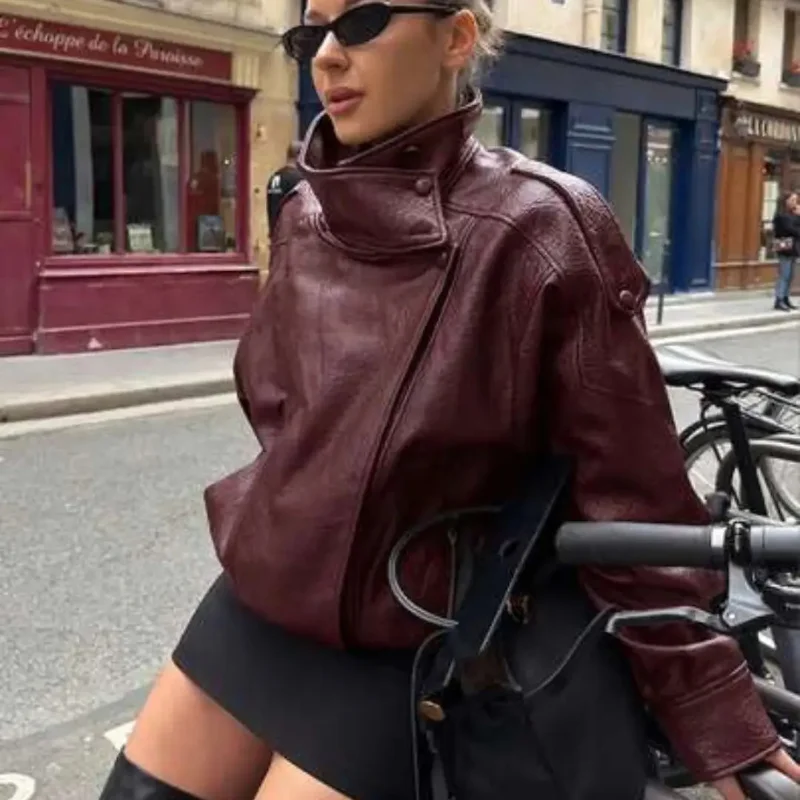 Damen Vintage Kunstleder-Motorradjacke mit Hohem Kragen, Asymmetrischem Reißverschluss, Fledermausärmeln, Loser Passform und Elastischem Saum – Detail 1