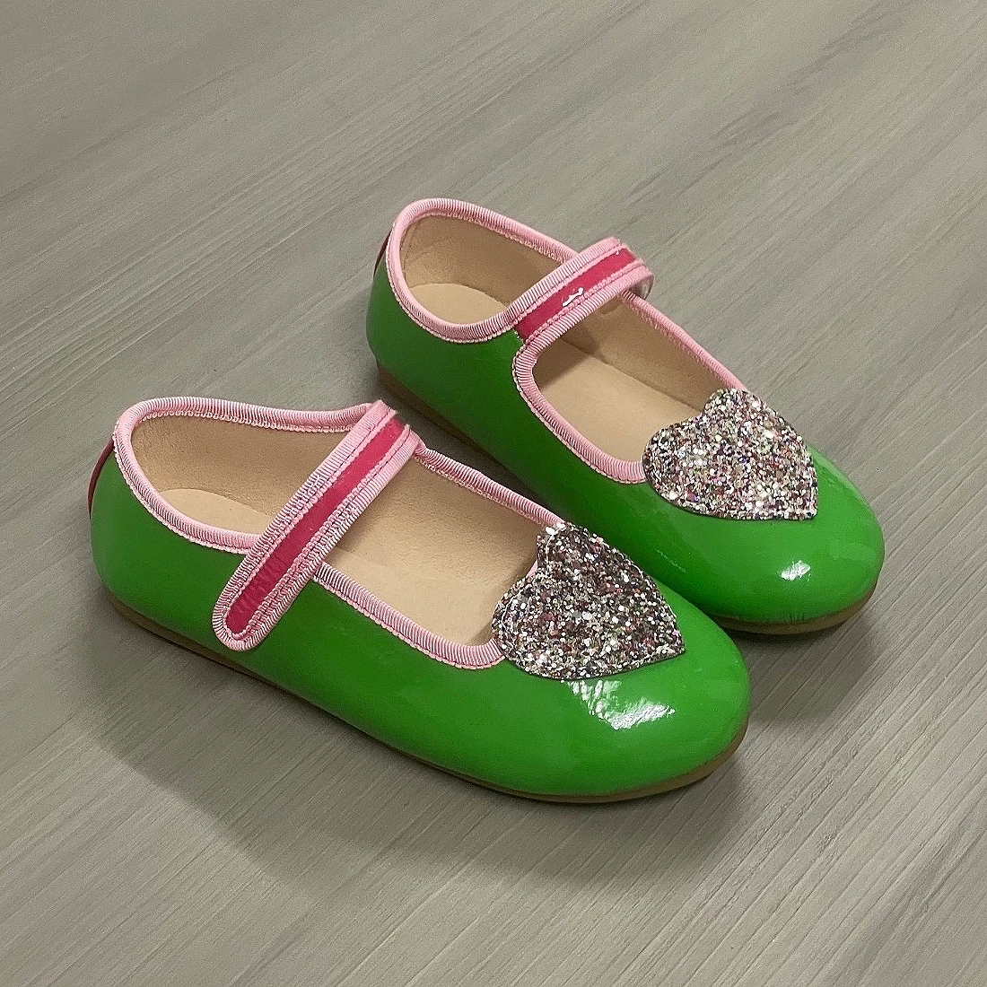 Xingliupi Baby Girl Shoes Princess Shoes Breathable Sandals Summer Leather Women's Shoes Fashion Personality Heart Shape