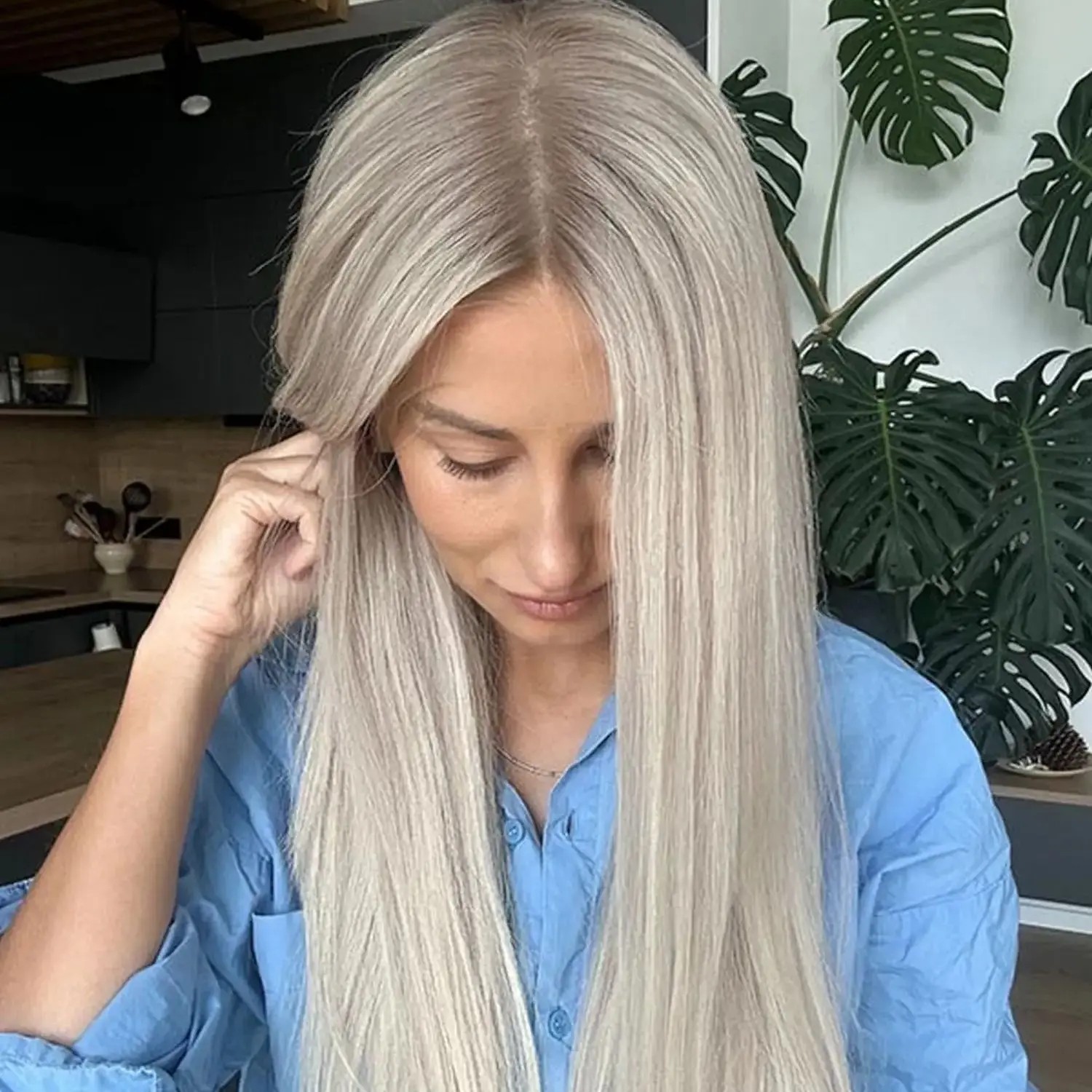 

24 Inches White Platinum Blonde Natural Hair Wig Full Roots Natural Straight Long Length Premium Fibre Costume Woman Daily Used