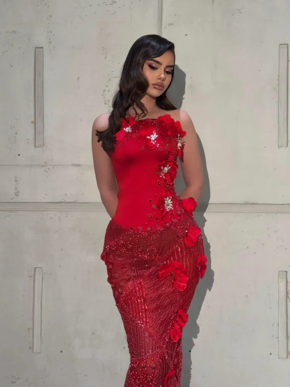

Red Shimmering Beaded Sheath Evening Dress Exquisite 3D Floral Illusion Wedding Party Gown Customized Stunning Prom Dresses