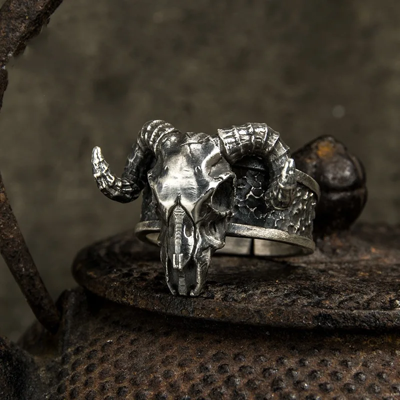 

Retro Black Goat Open Ring, Gram Black Devil, Satan, Small, Exaggerated, Personalized Male Rings