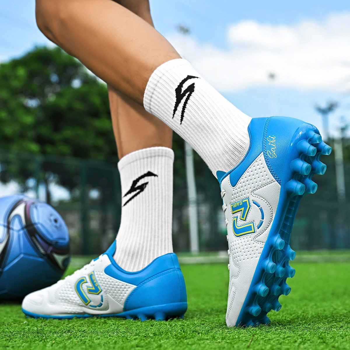 Newly launched premium products, low-top soccer shoes, unisex styles available in various colors, with options for TF and FG.