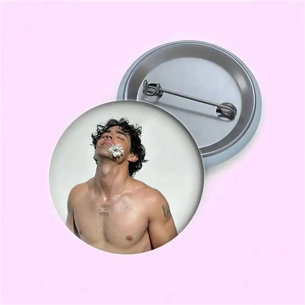 شارات المغني جو جي جوناس الرائعة الرائعة على شكل زر بروش شارة حقيبة تزيين مجموعة المروحة هدية