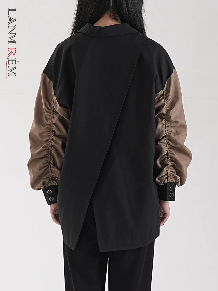 

[LANMREM] Fashion Back Split Loose Blazers For Women Pleated Long Sleeve Spliced Contrast Color Jackets 2024 Autumn New 26D9362