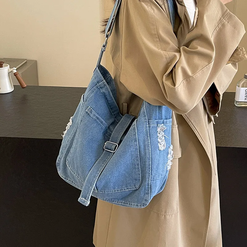 Sac en denim de grande capacité pour femme, sac fourre-tout décontracté, grand sac messager, classe d'étudiant, nouvelle mode, 2024